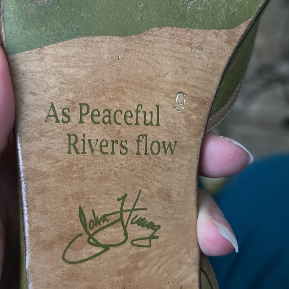 John Fluevog Yavari Olive sandals 9 - Picture 5 of 5